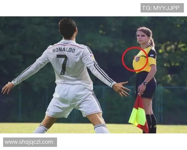 搞笑模仿足球明星大赛让你捧腹大笑的精彩瞬间回顾